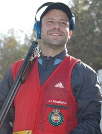 El irundarra Juan José Aramburu, récord del mundo en skeet y plaza olímpica