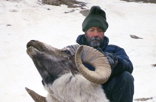 Cultura: Edición del libro «Recuerdos V. Cazando lobos, felinos y carneros»