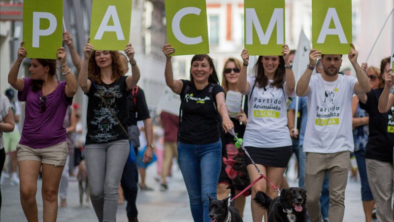 PACMA reconoce que quiere acabar con las ganaderías en España