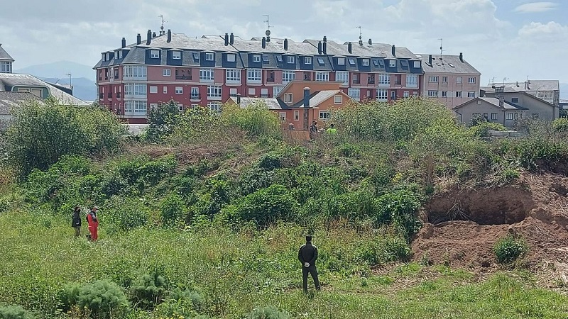 Amplio despliegue para capturar a un jabalí que merodeaba por el casco urbano de Ribadeo