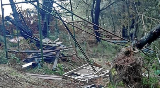 Desconocidos destruyen puestos de caza en Jaizkibel